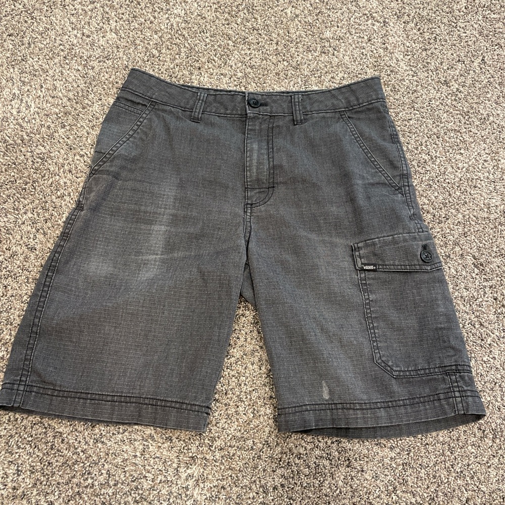 Trendy Vans black jorts